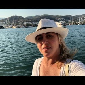 Meet your Posher, Rose